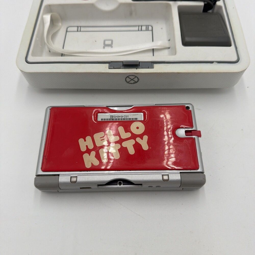Nintendo DS Lite Silver Games & Nerf Case Charger Stylus Bundle Hello Kitty Skin - Picture 4 of 11
